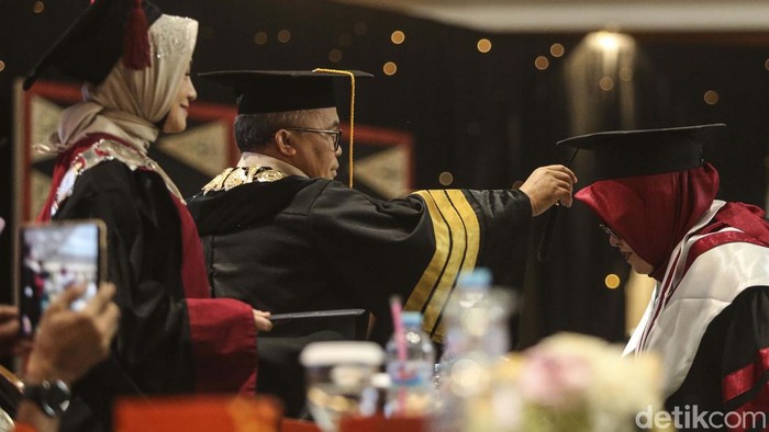 Universitas Sahid menggelar Wisuda Pascasarjana, Sarjana dan Diploma III di Puri Agung Convention Hall Grand Sahid Jaya, Jakarta, Rabu (31/5). Sebanyak 356 orang diwisuda.