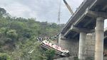 Bus di India Jatuh ke Ngarai, 10 Orang Tewas