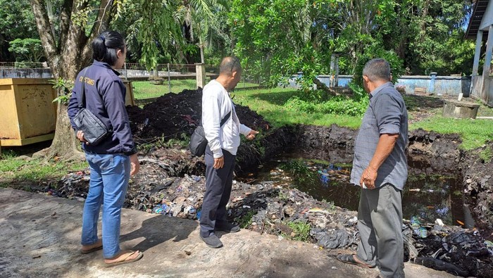 Dikembalikan Warga, Daging Impor Ilegal Ditimbun Lagi Sedalam 5 Meter