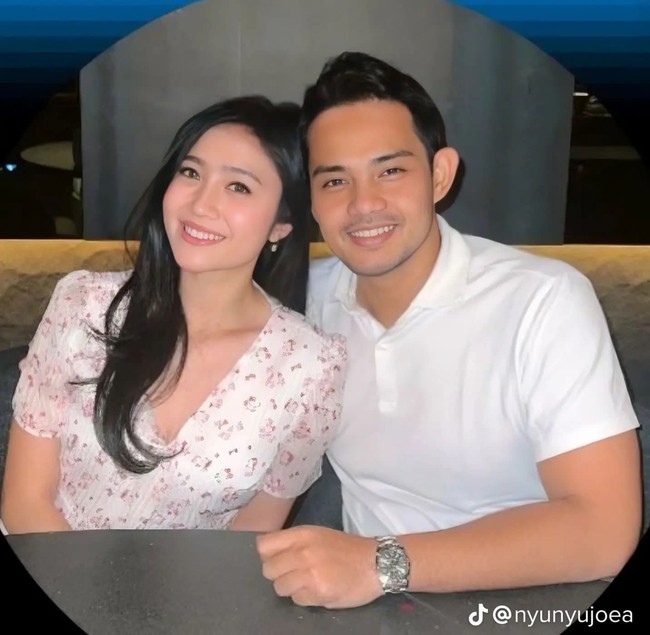 Kabarnya pria yang saat ini menjalinn kasih dengan Febby itu bernama Dio. Foto-foto kebersamaan Febby dan Dio pun kini sudah banyak beredar di media sosial. Foto: tiktok.com/melatiwangi