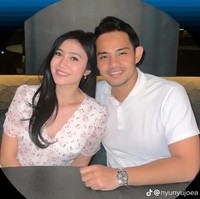 Kabarnya pria yang saat ini menjalinn kasih dengan Febby itu bernama Dio. Foto-foto kebersamaan Febby dan Dio pun kini sudah banyak beredar di media sosial. Foto: tiktok.com/melatiwangi