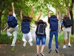 Hal-hal Indah Sebelum Internet dan HP yang Mulai Terlupakan