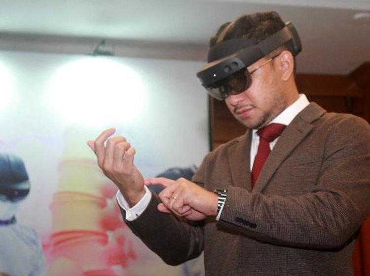 Inovasi Augmented Reality Dalam Operasi Tulang Belakang