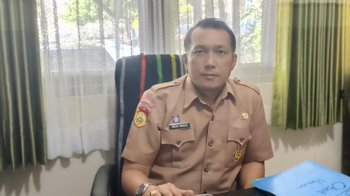 Kepala Bidang Keswan dan Kesmavet Dinas Peternakan NTT Melky Angsar saat diwawancarai detikBali di ruang kerjanya, Rabu (31/5/2023).