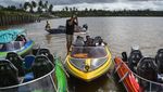 Kapal Pengangkut Ini Jadi Trasportasi Satu-satunya ke Agats Asmat