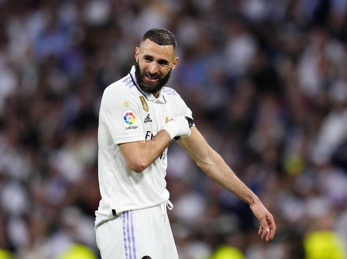 Real Madrids Karim Benzema reacts during a Spanish La Liga soccer match between Real Madrid and Rayo Vallecano at the Santiago Bernabeu stadium in Madrid, Spain, Wednesday, May 24, 2023. (AP Photo/Manu Fernandez)