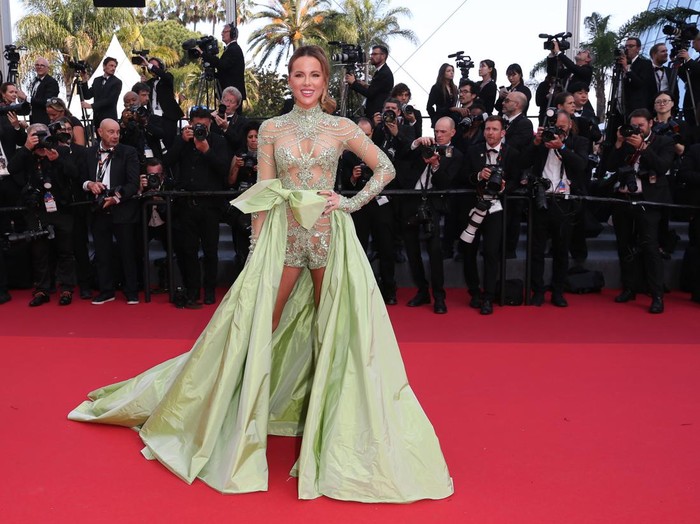 CANNES, FRANCE - MAY 24: Kate Beckinsale attends the La Passion De Dodin Bouffant red carpet during the 76th annual Cannes film festival at Palais des Festivals on May 24, 2023 in Cannes, France. (Photo by Gisela Schober/Getty Images)