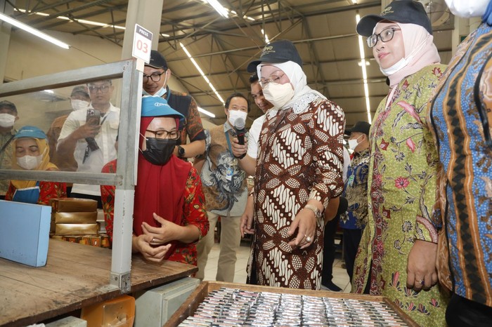 Kemnaker Lakukan Kunjungan ke Pabrik Rokok Kudus