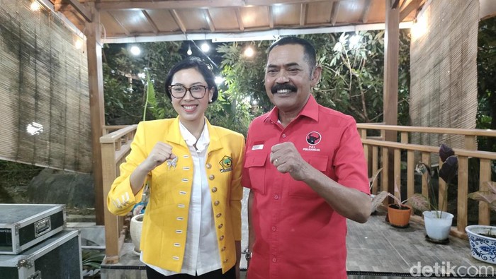 Ketua DPD II Golkar Solo bertemu Ketua DPC PDIP Kota Solo FX Hadi Rudyatmo di Girly Corner Rabu (31/5/2023) malam