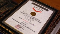 Bakti Budaya Djarum Foundation yang mendukung kesenian dan budaya Indonesia sejak 1992 dianugerahi rekor sebagai perusahaan yang terbanyak mendukung pentas seni dan budaya. Selain memberikan dukungan dan menghadirkan berbagai pementasan menarik, Bakti Budaya Djarum Foundation juga memberikan ruang bagi beragam pementasan seni melalui ruang publik yang dimiliki.
