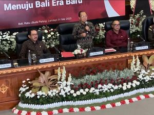Koster Semprot Bupati/Walkot gegara Ulah Bule: Malu Dong Gak Kerja All Out!