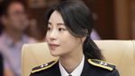 5 Potret Lim Ji Yeon Pakai Seragam Polisi