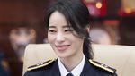 5 Potret Lim Ji Yeon Pakai Seragam Polisi