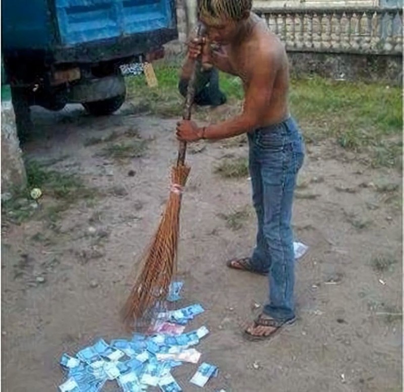 Meme ini gambarkan privilege jadi sultan alias orang kaya. Semoga detikers dilimpahkan rezeki melimpah juga, aamiin paling kenceng!