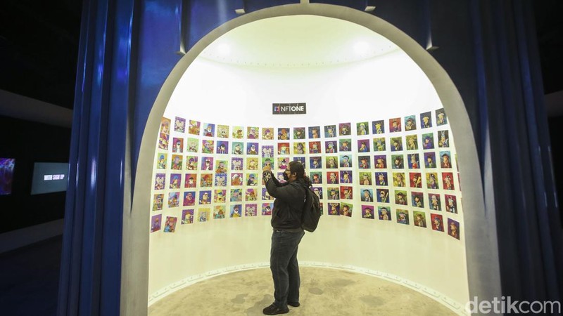 Pameran bertajuk Non-Fungible Token (NFT) digital art digelar di NFTone Gallery, Jakarta, yang menampilan 2.000 karya. Penasaran?