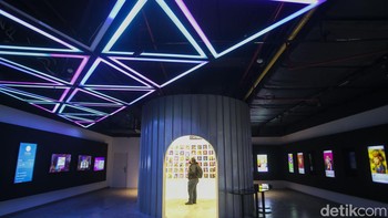 Untuk mendapatkan koleksi ini pengunjung dapat membelinya mulai dari harga 0,5 Solana atau sekitar Rp 175 ribu dengan harga 1 Solana saat ini Rp 350 ribu.