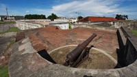 Benteng ini didirikan oleh East India Company (EIC) tahun 1714-1719 di bawah pimpinan gubernur Joseph Callett sebagai benteng pertahanan Inggris. (Adek Berry/AFP via Getty Images)  