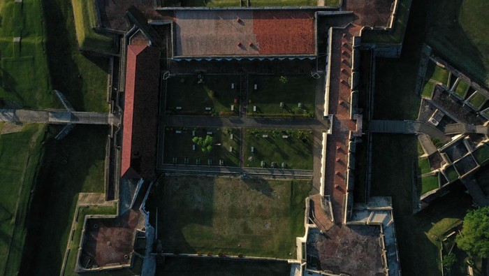 This aerial photo shows the Fort Marlborough, built between 1713-1719 by the British East India Company, in Bengkulu on May 2, 2021. (Photo by ADEK BERRY / AFP) (Photo by ADEK BERRY/AFP via Getty Images)