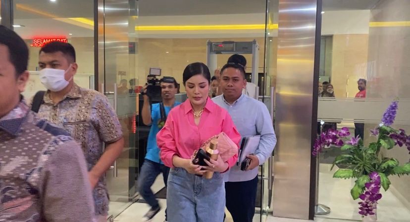 Nindy Ayunda tiba di Bareskrim Polri, Rabu (31/5/2023).