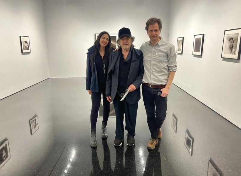 Noor Alfallah, kekasih Al Pacino yang tengah hamil.