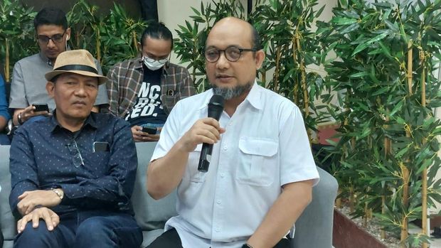 Novel Baswedan (kemeja putih)-(Yogi/detikcom)