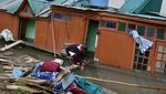 Penampakan Tenggelamnya Rumah Perahu di Kashmir