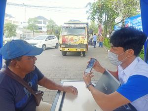 Catat! Mulai Besok Beli Solar Subsidi Wajib Tunjukkan QR Code