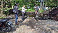 Bea Cukai dan Polres Bengkalis meminta masyarakat agar mengembalikan daging impor ilegal yang sempat diambil dari tempat pembuangan sampah tersebut.  