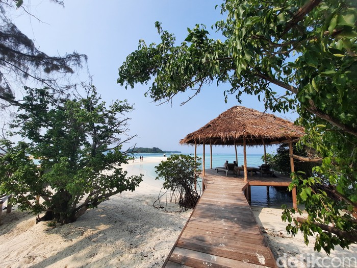Pulau Macan Kecil atau Pulau Macan Gundul Pulau Macan Kecil atau Pulau Macan Gundul