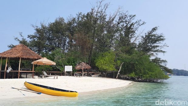 Pulau Macan Kecil atau Pulau Macan Gundul