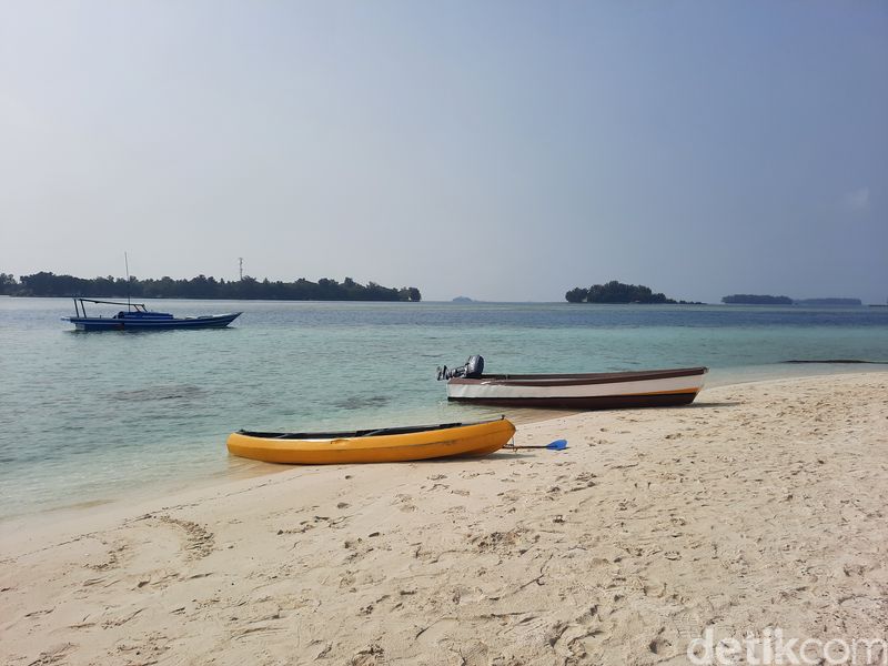 Pulau Macan Kecil atau Pulau Macan Gundul