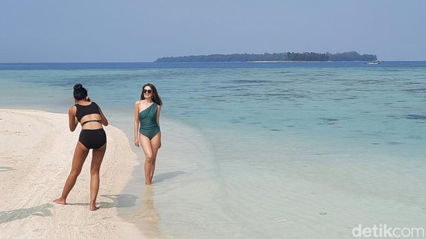 Pulau Macan Kecil atau Pulau Macan Gundul