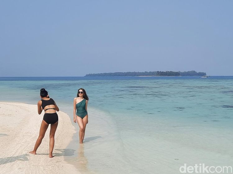 Mirip Maldives, Pantai Seindah Ini padahal Ada di Jakarta