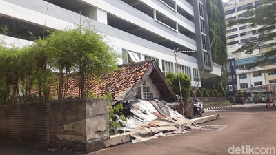 Potret Terkini Rumah Reyot yang Dijepit Apartemen Mewah
