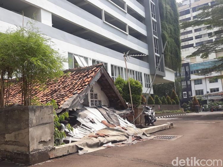 Potret Terkini Rumah Reyot yang Dijepit Apartemen Mewah