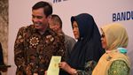 Serahkan Sertifikat ke Masyarakat Tunaikan Bukti dan Komitmen