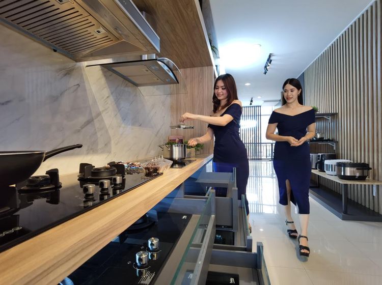 Serunya Mencoba Langsung Alat-alat Rumah Tangga