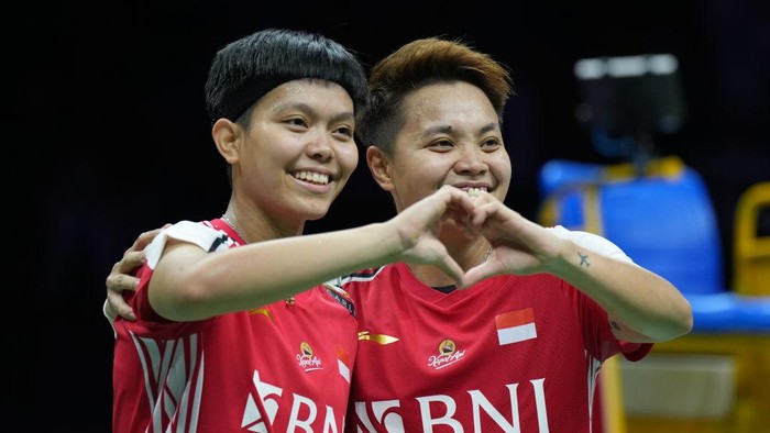 SUZHOU, CHINA - MAY 18: Apriyani Rahayu and Siti Fadia Silva Ramadhanti of Indonesia celebrates the victory in the Womens Doubles Round Robin match against Rawinda Prajongjai and Jongkolphan Kititharakul of Thailand during day five of the Sudirman Cup at Suzhou Olympic Sports Center Gymnasium on May 18, 2023 in Suzhou, China. (Photo by Fred Lee/Getty Images)
