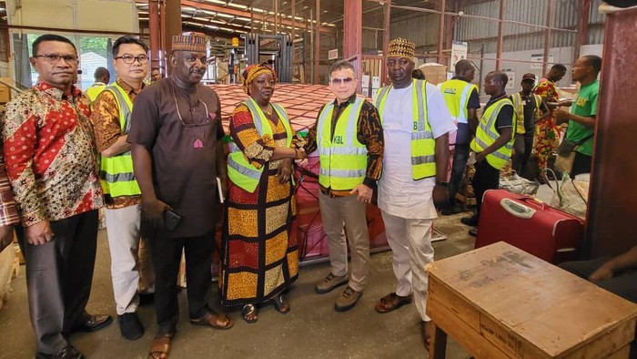 Vaksin Tetanus-Hepatitis B dari RI Sudah Mendarat di Nigeria Vaksin pentavalen kiriman Indonesia untuk masyarakat Nigeria sudah mendarat di Nnamdi Azikiwe International Airport, Abuja.
