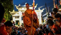 Ketua Harian TITD Liong Hok Bio Magelang, Wong Soek Lie menyebut penyambutan itu merupakan wujud dari kerukunan umat beragama di Magelang. (Garry Lotulung/Anadolu Agency via Getty Images)