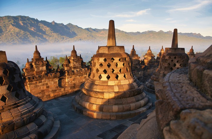 Apakah Borobudur buka saat Waisak 2023? Dalam rangka peringatan Waisak 4 Juni 2023, pihak Candi Borobudur membuat penyesuaian waktu kunjungan. Cek di sini!