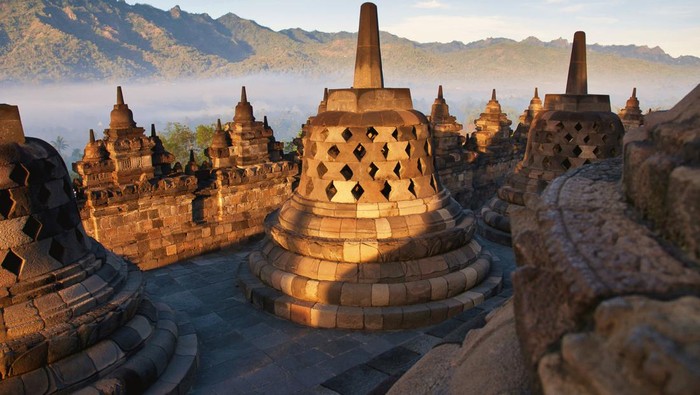 Apakah Borobudur buka saat Waisak 2023? Dalam rangka peringatan Waisak 4 Juni 2023, pihak Candi Borobudur membuat penyesuaian waktu kunjungan. Cek di sini!