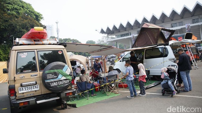 Pameran Indonesia Outdoor Festival (Indofest) 2023 resmi dibuka. Produk yang dijual terdapat banyak diskon.
