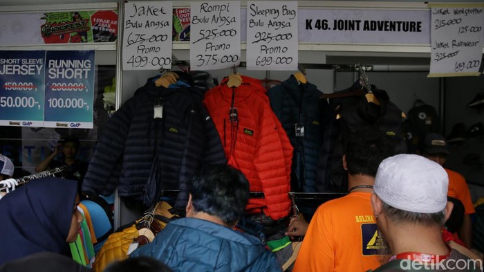 Pameran Indonesia Outdoor Festival (Indofest) 2023 resmi dibuka. Produk yang dijual terdapat banyak diskon.
