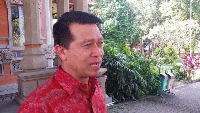 Bupati Kabupaten Klungkung I Nyoman Suwirta setelah menghadiri rapat koordinasi di Kantor Gubernur Bali, Rabu (31/5/2023).