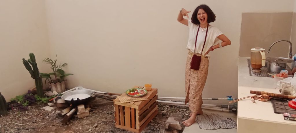 Cerita Penjual Ketupat Cantik di Bekasi yang Eksis Berkat Fashion Stylish