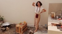 Sonya mengaku pencinta fashion. I love fashion hehe... Fashion saya lebih ke bohomian, boho chic, ethnic culture, atau boho gothic ya, tuturnya. Foto: dokumentasi pribadi Sonya