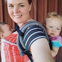 Courtney juga memberlakukan aturan ‘no spend January’, di mana setiap anggota keluarga tidak boleh membeli barang apapun kecuali bahan makanan pokok. Foto: Instagram/@littlehouseinthehighdesert