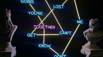 Bahkan setelah dibaca mengikuti garisnya masih belum mengerti maksudnya apa. Foto: Reddit via Bored Panda