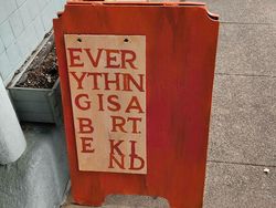 Kumpulan Desain Nyeleneh yang Bikin Bingung Bacanya